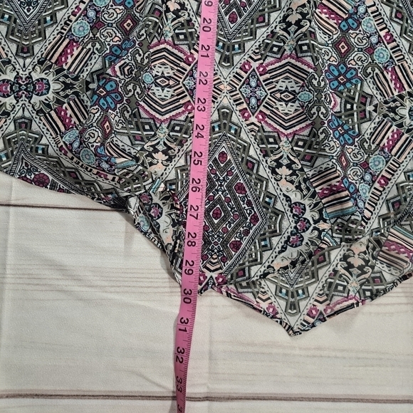 NWT Maurices Multi-Color Asymmetrical Hem Skirt Size Large - Picture 11 of 14